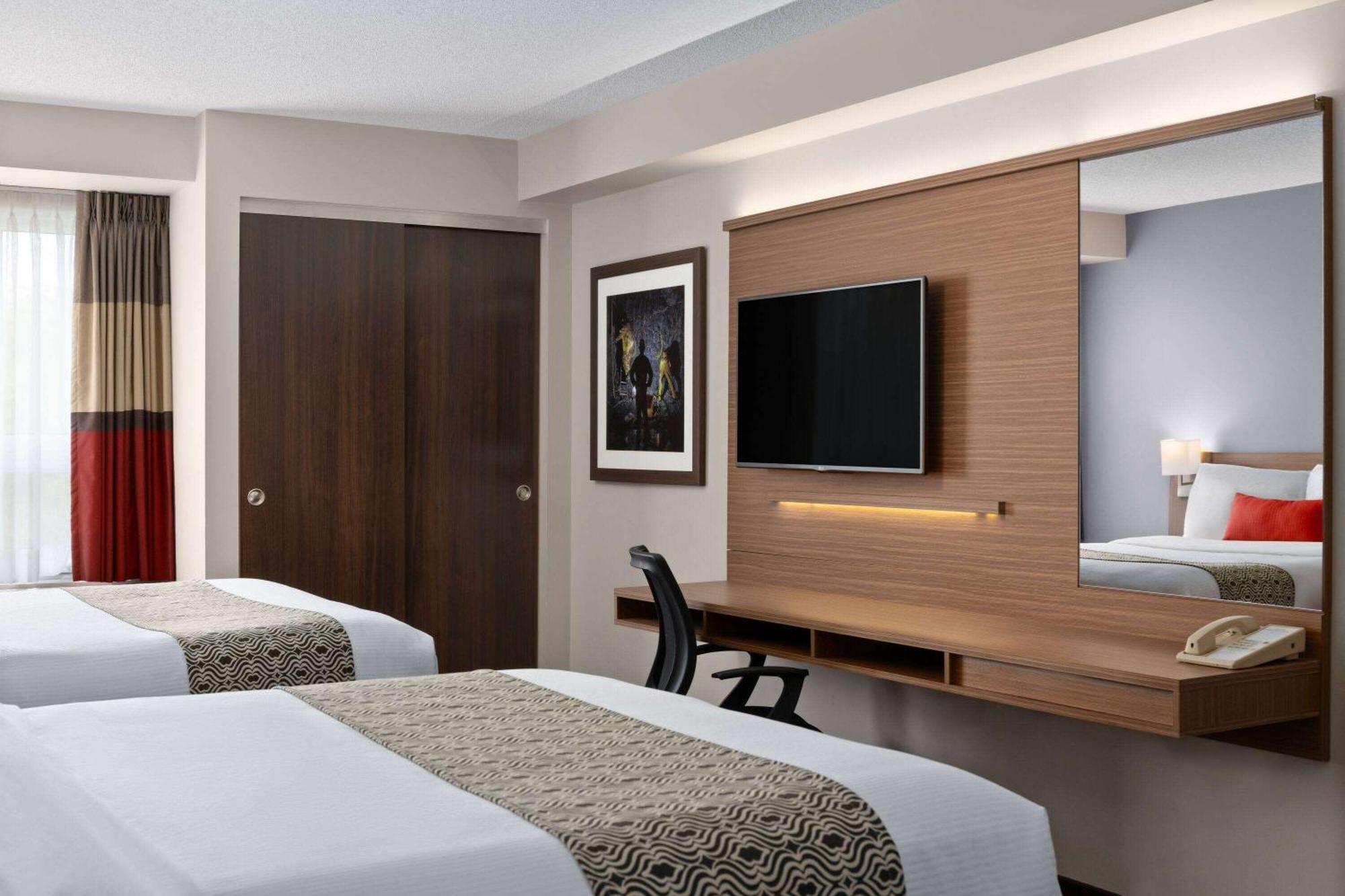 Microtel Inn & Suites By Wyndham Kirkland Lake Exterior foto