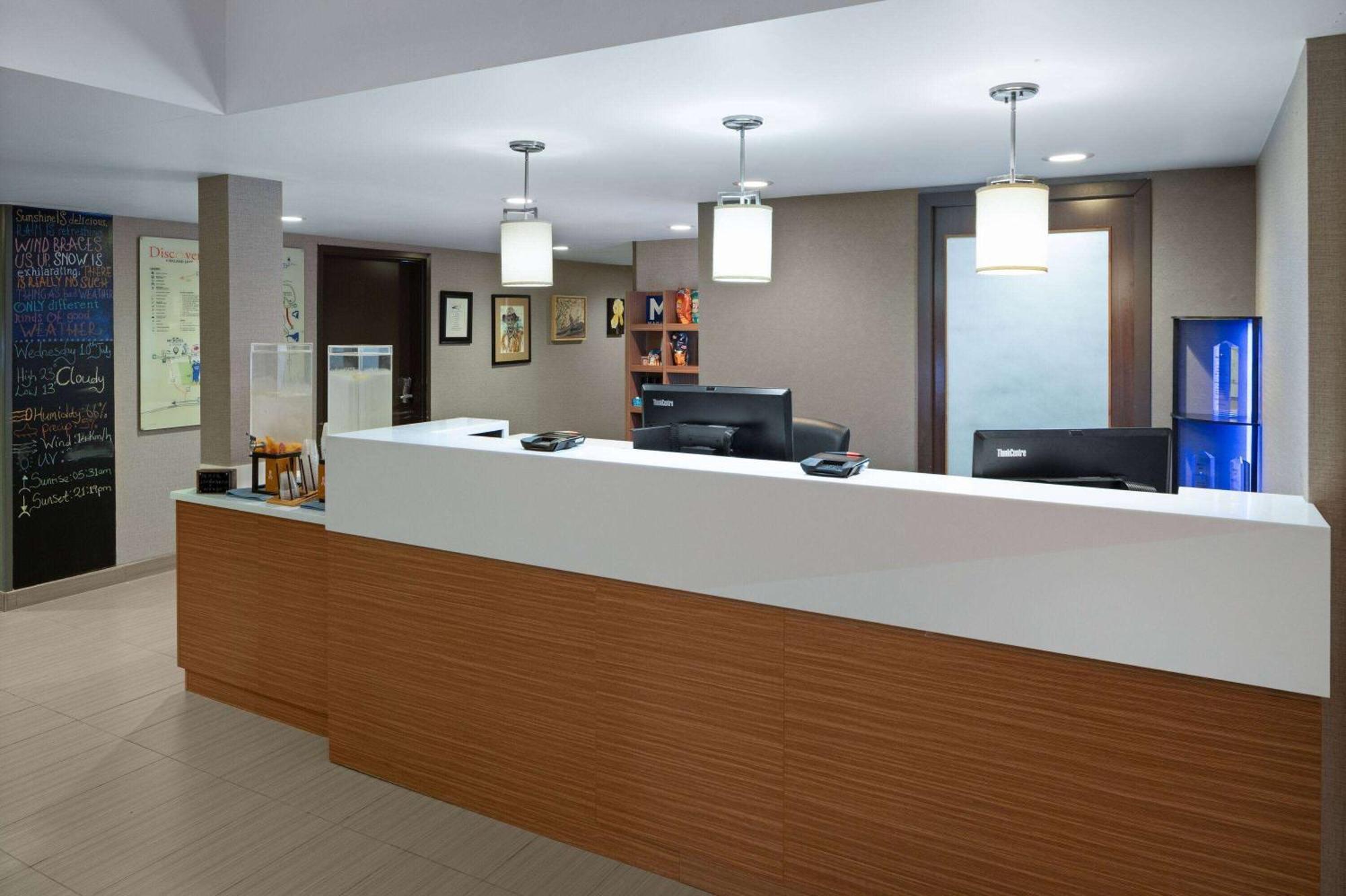 Microtel Inn & Suites By Wyndham Kirkland Lake Exterior foto