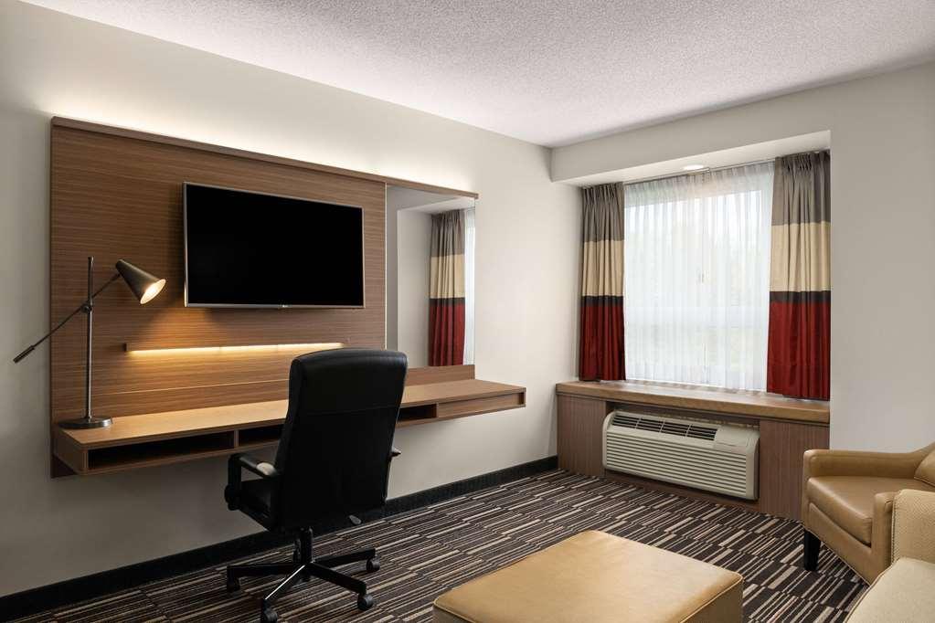 Microtel Inn & Suites By Wyndham Kirkland Lake Habitación foto