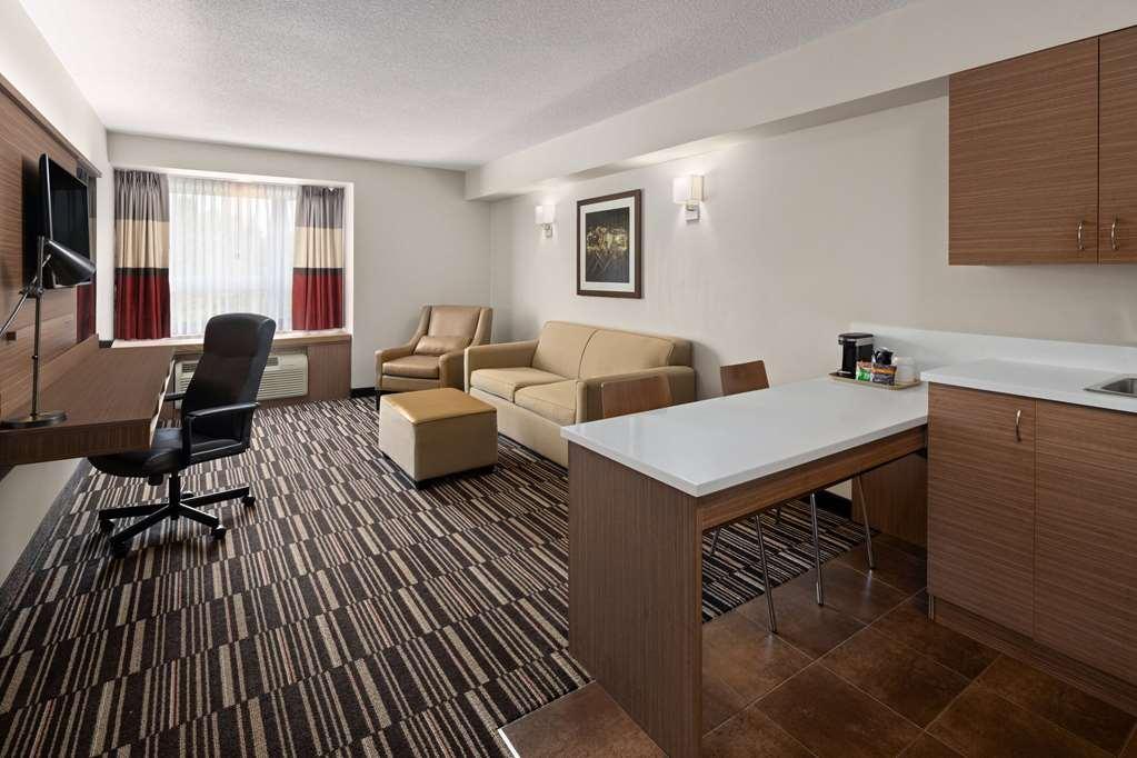 Microtel Inn & Suites By Wyndham Kirkland Lake Habitación foto