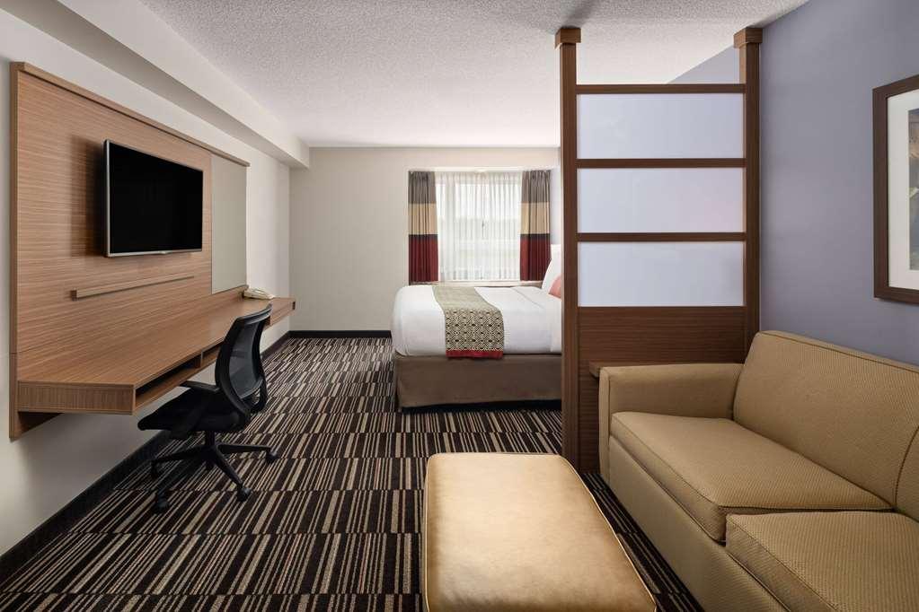 Microtel Inn & Suites By Wyndham Kirkland Lake Habitación foto