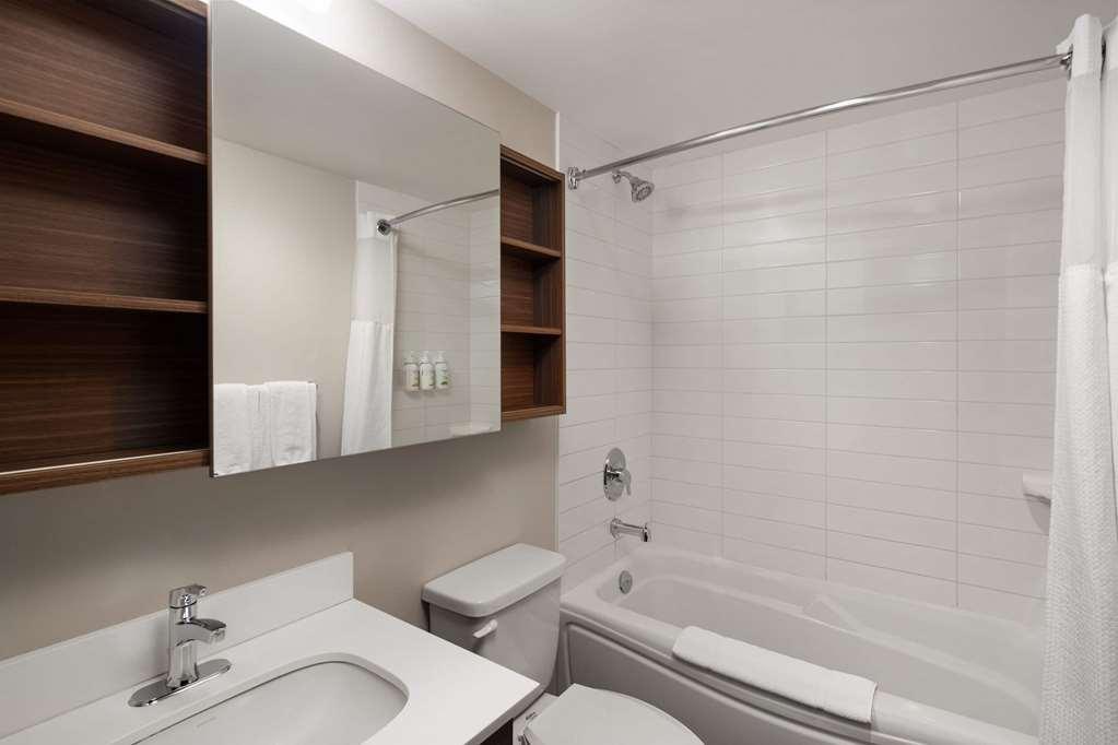 Microtel Inn & Suites By Wyndham Kirkland Lake Habitación foto