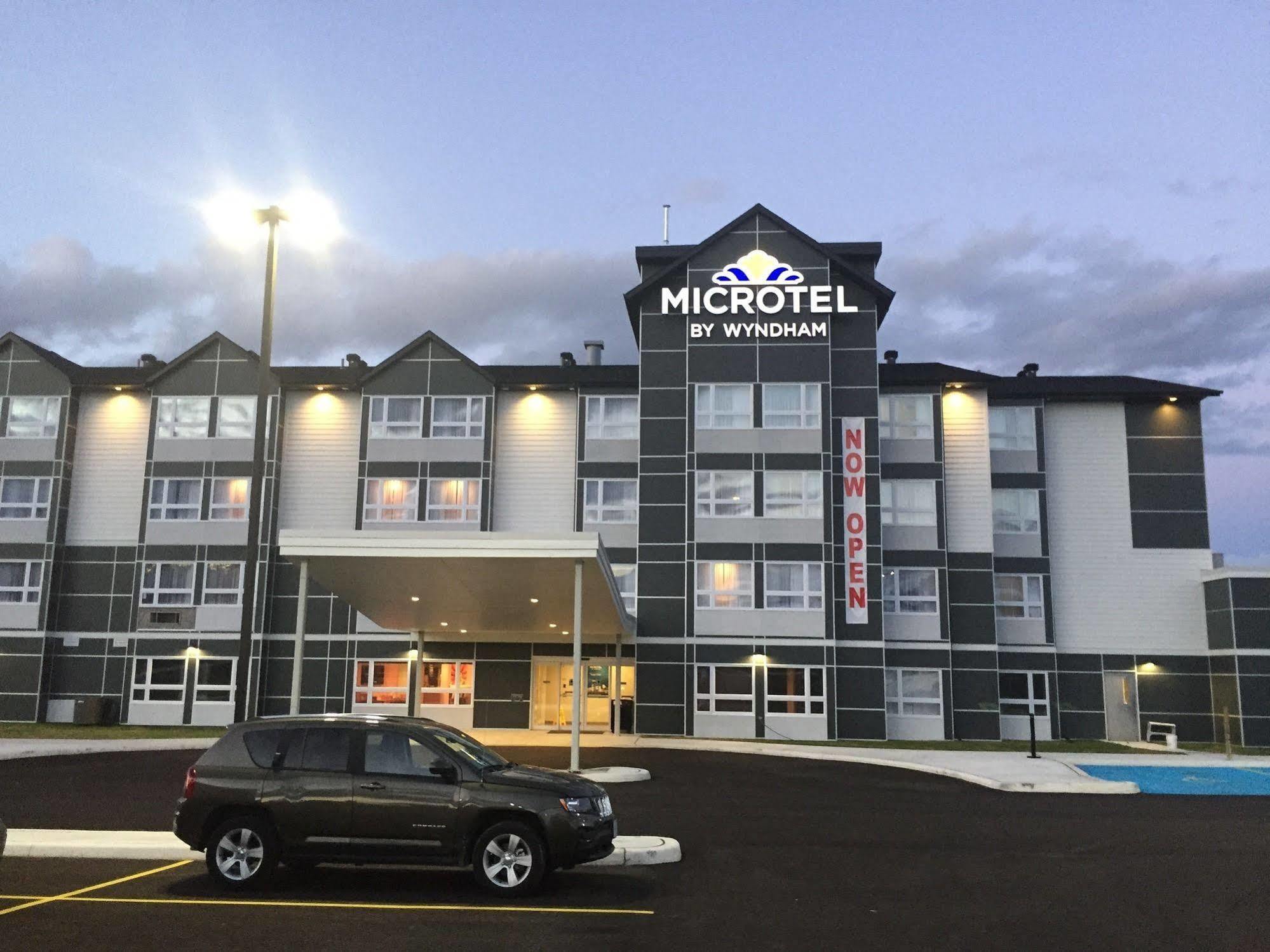 Microtel Inn & Suites By Wyndham Kirkland Lake Exterior foto