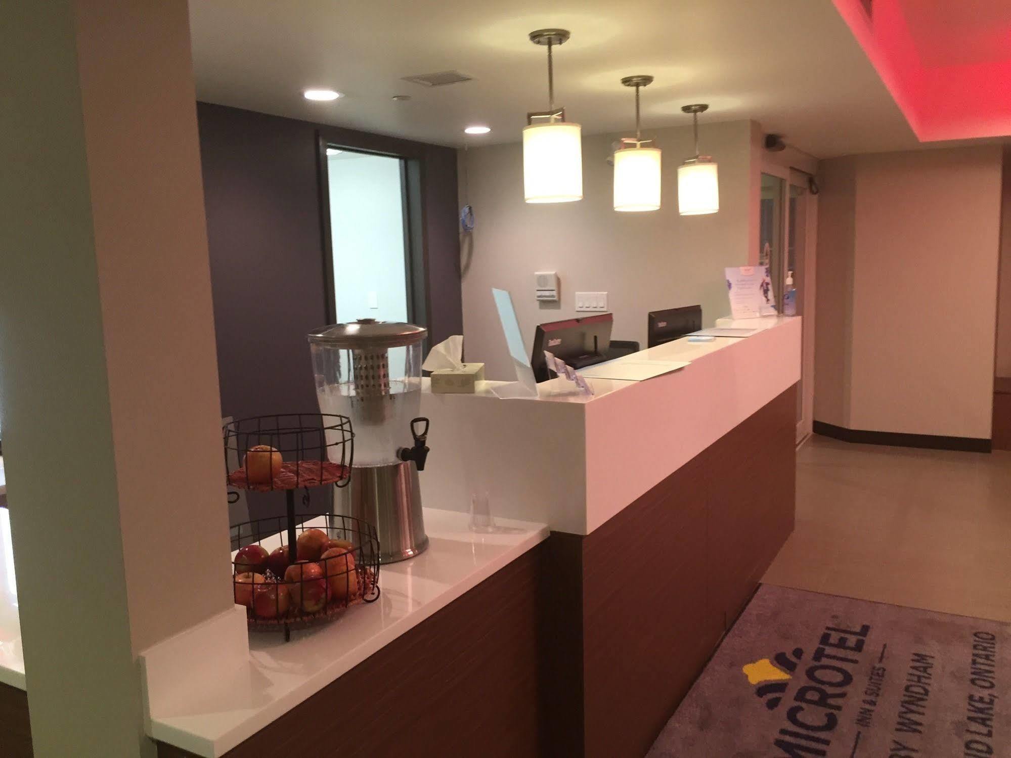 Microtel Inn & Suites By Wyndham Kirkland Lake Exterior foto