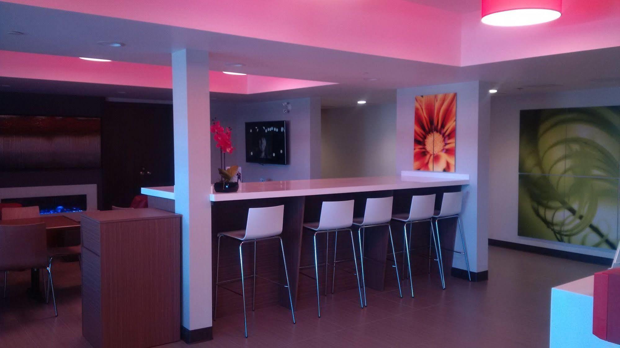 Microtel Inn & Suites By Wyndham Kirkland Lake Exterior foto